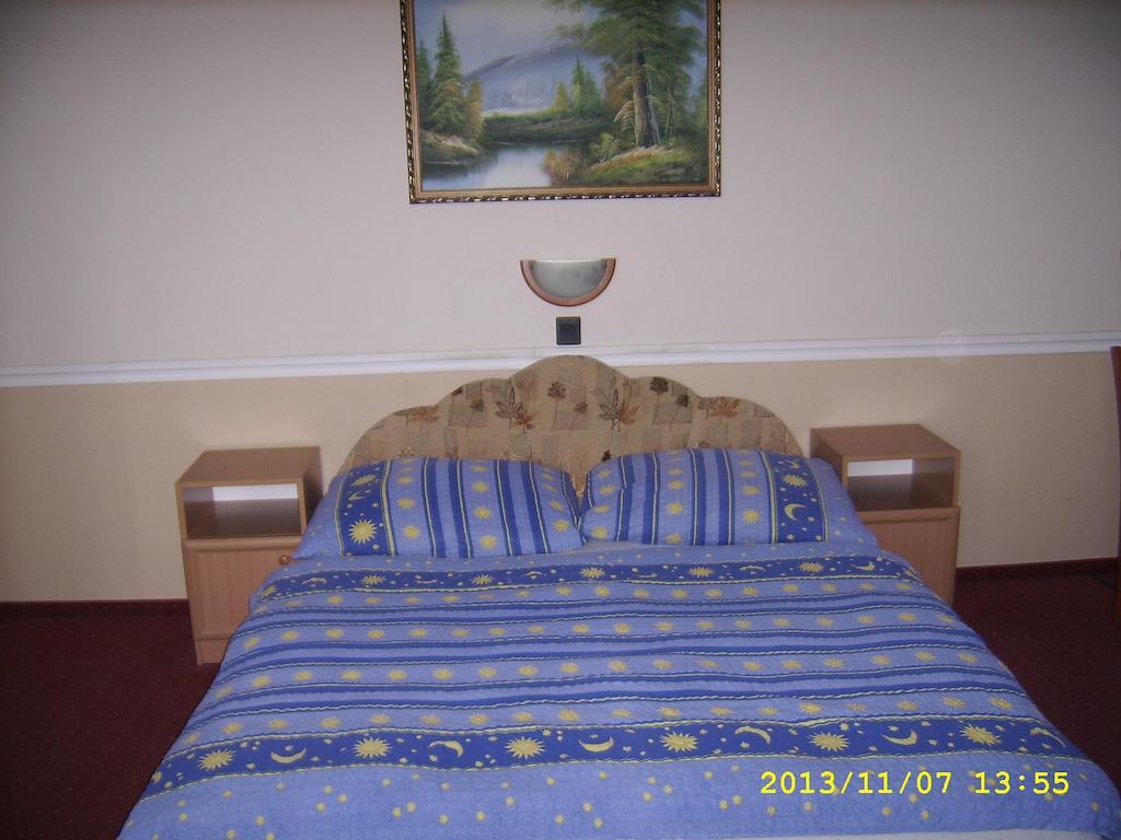 Főnix Panzió Pápa Exterior foto