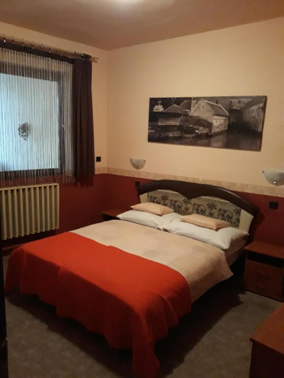 Főnix Panzió Pápa Exterior foto